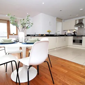 No 1 Under The Clock By Ssw - 1br, Right In The Centre, Sleeps 4 Apartment Cardiff